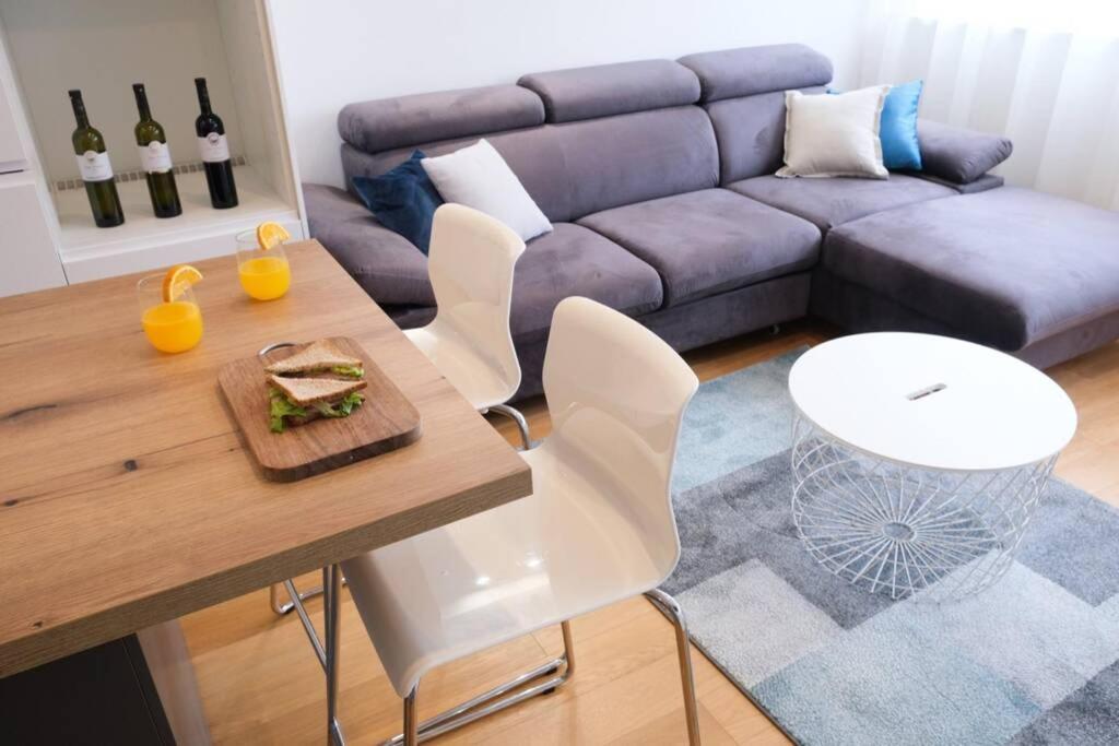 Apartman Leona 4*, Kantrida Rijeka Buitenkant foto