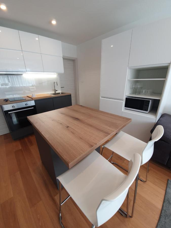 Apartman Leona 4*, Kantrida Rijeka Buitenkant foto