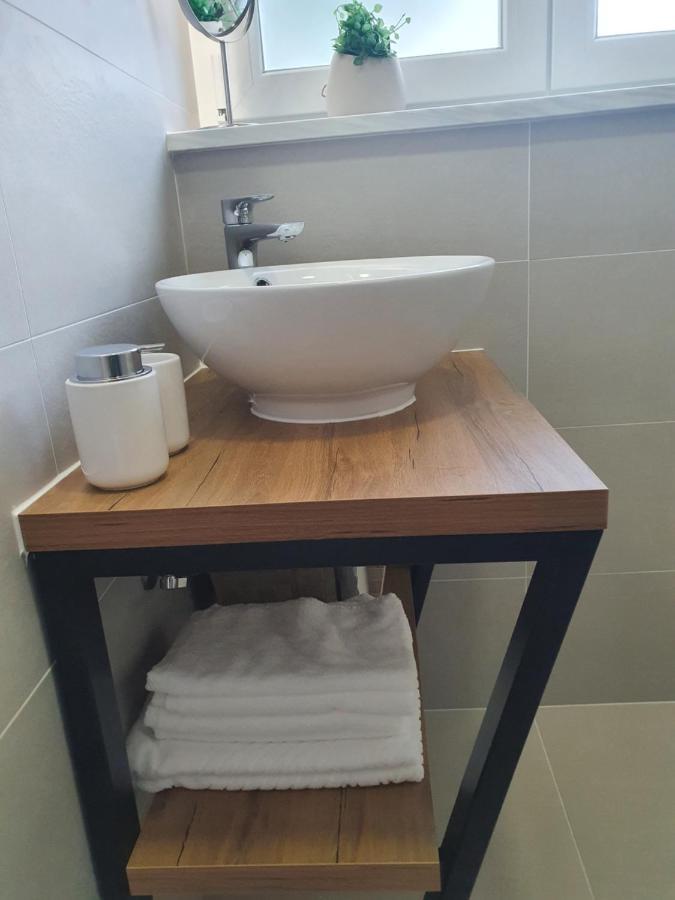 Apartman Leona 4*, Kantrida Rijeka Buitenkant foto
