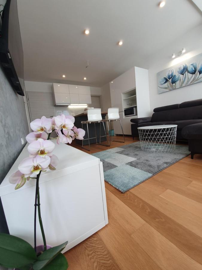Apartman Leona 4*, Kantrida Rijeka Buitenkant foto